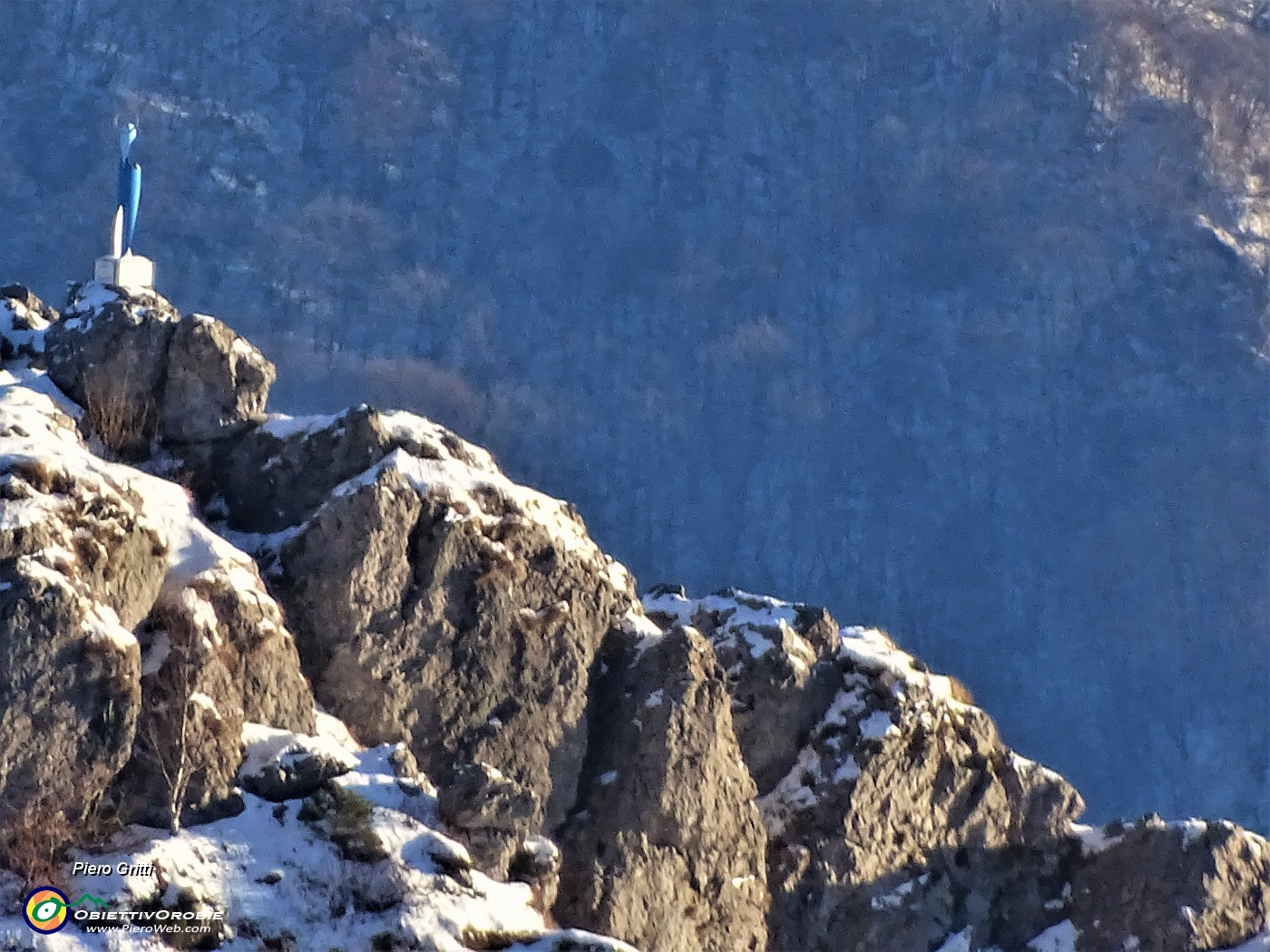 68 Zoom sulla Madonna delle Cime in Corno Zuccone (1458 m) .JPG